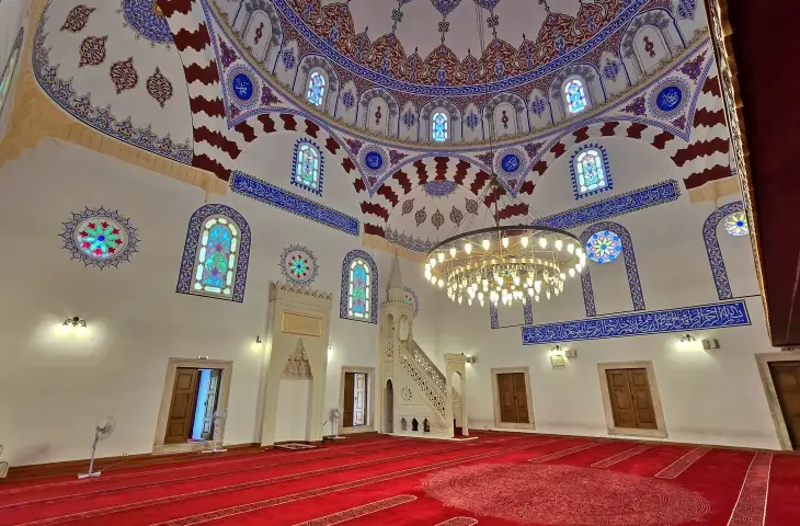 Banya Başı Camii iç mekanı Sofya
